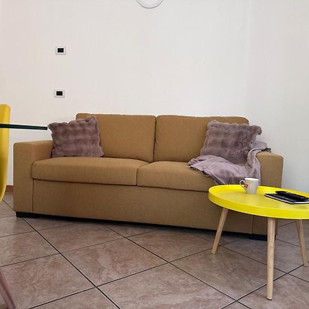 Ambra Apartment Tirano Bagian luar foto