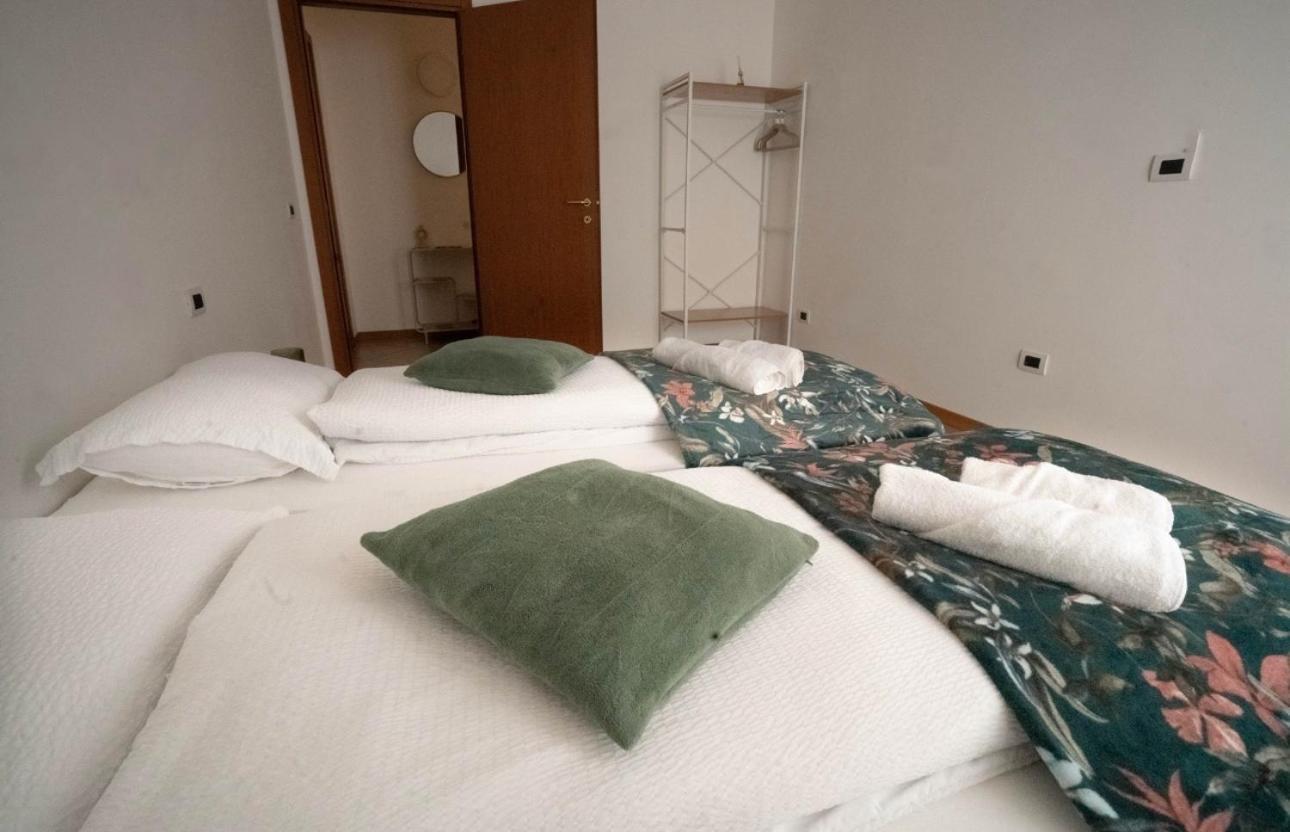 Ambra Apartment Tirano Bagian luar foto