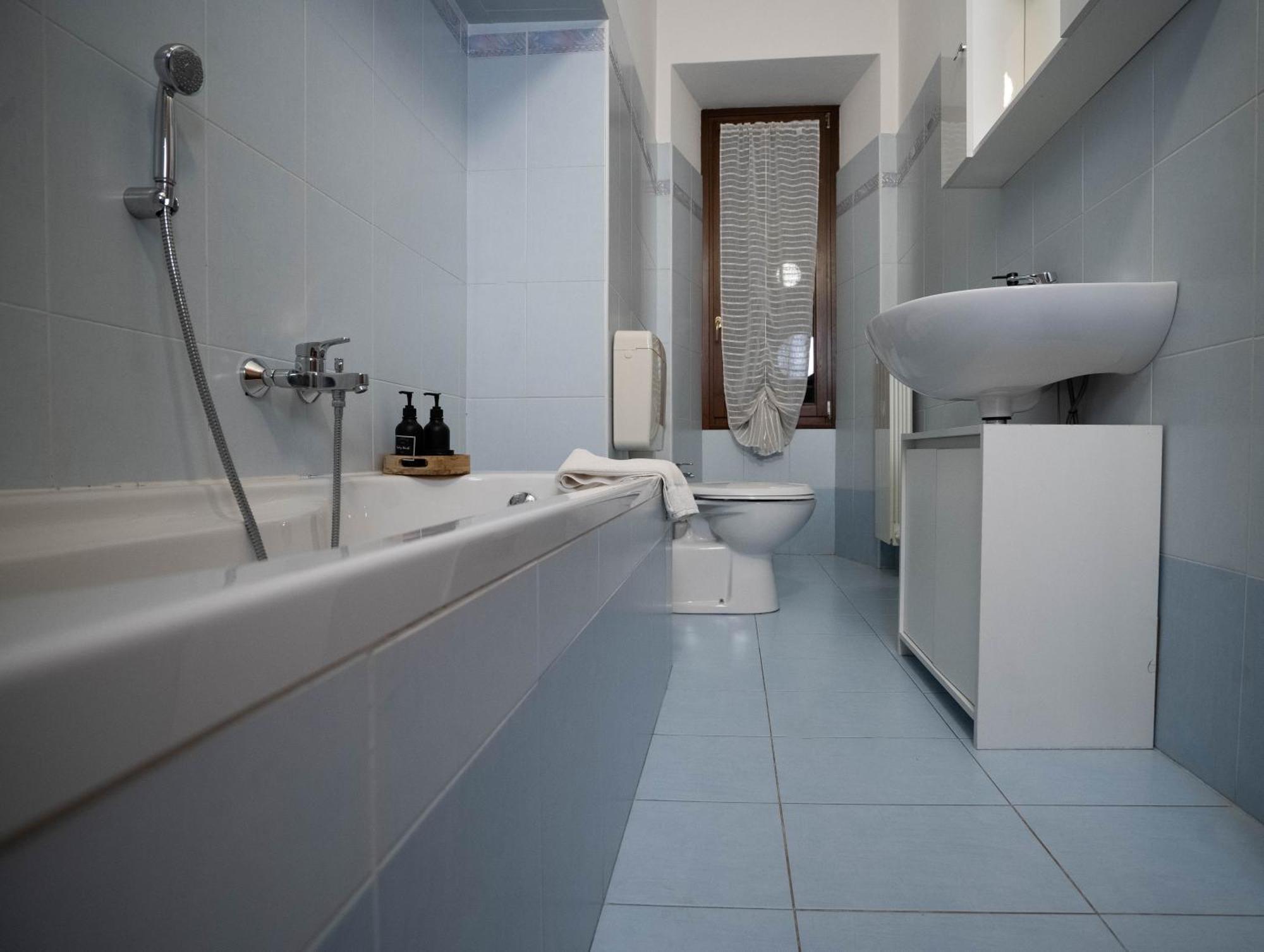 Ambra Apartment Tirano Bagian luar foto